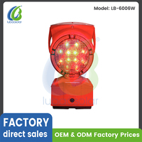 Feu de signalisation routière solaire à LED avec lentille rouge, jaune, ambre, coque arrière noire et blanche en PC, deux modes d'éclairage, protection IP54