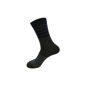 Chaussettes d'équipage pour hommes de style décontracté respirant d'excellente qualité en coton fin tricoté pour l'exportation en gros du printemps - Product Image 4