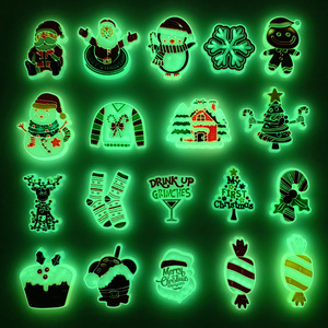 Breloques de chaussures en caoutchouc souple fluorescentes de Noël, motifs variés, pour décoration de <span class=keywords><strong>sabots</strong></span> DIY – Vente chaude - Product Image 1