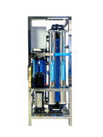 L'eau de rivière, l'eau de pluie et l'eau de puits peuvent tous être filtrées pour obtenir de l'eau pure. Système de filtration par osmose inverse, tension 220V