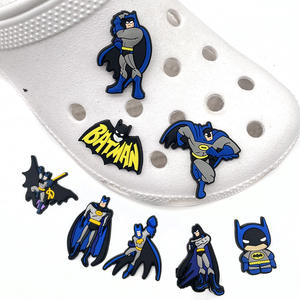 Breloque de chaussure tendance, motif chauve-souris de super-héros de dessin animé, populaire, style anime, personnage de chauve-souris héros, breloque pour sabots, breloque de chaussure de héros de bande dessinée à la mode - Product Image 3