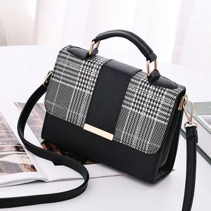 Sac en nylon décontracté et polyvalent pour femmes, nouveau sac bandoulière 2024, sac d'été tendance pour étudiantes, petit sac bandoulière - Product Image 1
