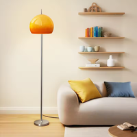 Lampadaire LED en verre de style médiéval rétro pour salon et chambre à coucher, design simple et luxueux, corps en fer, look élégant et original, vente en gros