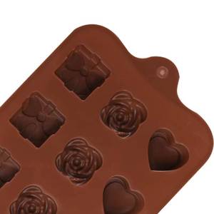 Moule en silicone antiadhésif sans BPA en forme de cœur et de fleur à 15 cavités pour chocolat, certifié LFGB, idéal pour la fabrication de cadeaux DIY - Usine MUYULINS - Product Image 4