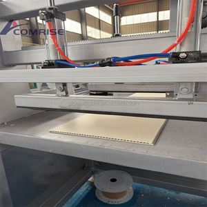 Ligne d'extrusion à double vis entièrement automatique <span class=keywords><strong>pour</strong></span> la fabrication de panneaux muraux décoratifs en PVC/HDPE/PE - Product Image 2
