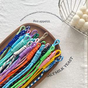 Porte-clés en corde tressée en nylon faits à la main, plusieurs couleurs, décorations pour sacs à main pour femmes, porte-clés macramé, porte-clés bohèmes pour breloques de sac - Product Image 4