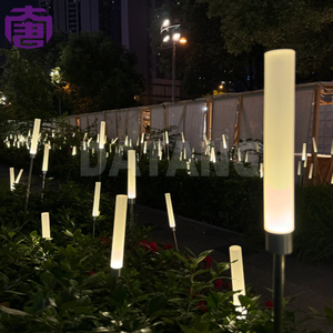 Lámpara LED Decorativa con Diseño de Diente de León y Hierba de Pampas, Impermeable, de Acero Inoxidable, para Uso en Parques - Product Image 4