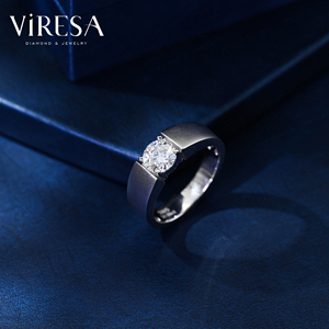 Viresa Gioielli di Moda di Lusso, Anelli Placcati in Rodio con Moissanite da 1ct Colore DEF, Anello S925 per Uomo - Product Image 1