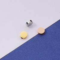 Breloques en acier inoxydable personnalisées avec logo gravé au laser, petites perles rondes, finement polies, pour bijoux, idéales pour le dropshipping