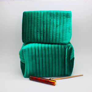 Nhung Bông Trang Điểm Túi Mềm Sang Trọng Mỹ Phẩm Tổ Chức Pouch Biểu Tượng Tùy Chỉnh Du Lịch Vệ Sinh Cá Nhân Túi Cho Phụ Nữ Xách Tay Vẻ Đẹp Trường Hợp - Product Image 3