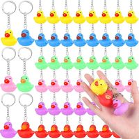 Mini-breloques en résine en forme de canards avec chapeaux, petites chaînes lumineuses, figurines d'animaux multicolores en vrac, pendentifs pour loisirs créatifs, cadeaux de fête, accessoires
