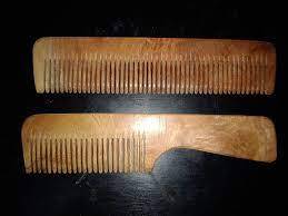 Peines de cuerno tallados a mano con texto medieval, ideales para tiendas de accesorios para el cabello - Product Image 4