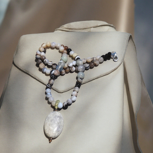 Collier pendentif en agate personnalisé de haute qualité pierre naturelle chrysanthème-fossile pour bijoux de fête hip-hop pour hommes cadeau parfait - Product Image 5