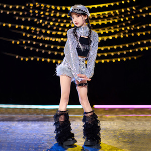 Trajes de Baile Jazz para Niñas, Bolero con Lentejuelas Plateadas, Top Corto Negro, Pantalones Cortos con Adorno de Plumas, Atuendo para Actuaciones en Escenario, Ropa Infantil - Product Image 4