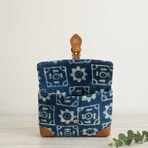 Funda para Tablet Boho de 11 Pulgadas Hecha a Mano con Estampado Artesanal, Funda para Portátil Multicolor, Portadocumentos Acolchado - Product Image 2