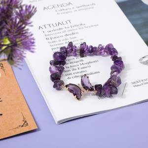 Braccialetto alla Moda con Ametista e Cristalli Naturali, Elastico con Perline a Forma di Farfalla, Versatile e Conveniente - Product Image 5