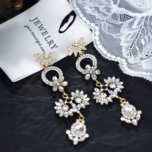 Boucles d'oreilles pendantes en argent de style européen et américain, longues, avec zircon immortel, design géométrique en forme de goutte d'eau, de fleur et de feuille, tendance - Product Image 6