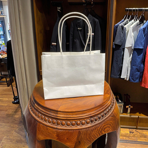 ถุงกระดาษคราฟท์พิมพ์ลายตามสั่งพร้อมหูหิ้ว ถุงบรรจุภัณฑ์รักษ์โลก ถุงของขวัญสำหรับร้านค้า ผู้ผลิตขายส่ง - Product Image 1