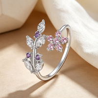 Anillo Abierto Glowluxe con Flores y Hojas Botánicas, Detalles en Rosa, Morado y Transparente, Plata de Ley 925, Joyería Contemporánea