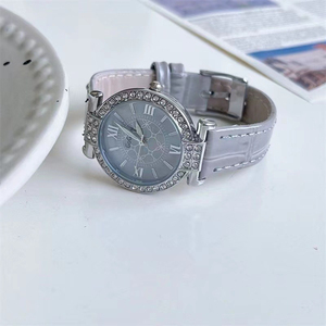 Nuevo reloj de pulsera de moda estilo Guangzhou para mujer, correa de cuero estilo estudiantil, versátil, de alta calidad y exclusivo. - Product Image 1