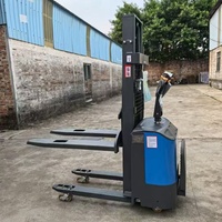 Chariot élévateur autoportant pleine puissance 2 tonnes, double mât de levage, portée maximale 3,5 m, puissance optimisée pour la montée en pente