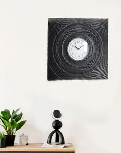 Orologio da parete con decorazione in metallo fatto a mano su misura quadrato nero orologio da parete in metallo di alta qualità