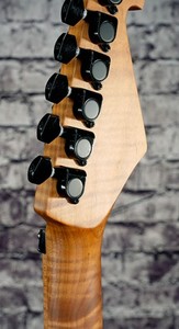 Guitare de style personnalisé, corps en aulne massif, manche en érable torréfié, bords arrondis, frettes en acier inoxydable - Product Image 2