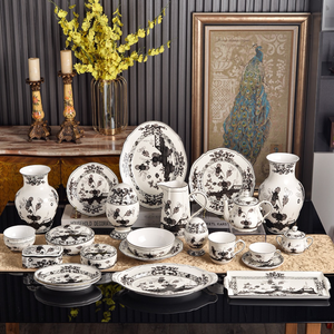 Service de vaisselle en porcelaine fine Modem Plant, assiettes, bols, tasses, plateau, peint à la main, compatible lave-vaisselle, plat de service 13 pouces, traditionnel - Product Image 1