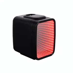 Fabricante portátil colorido LED luz AC DC nevera 4L pequeño cuidado de la piel refrigerador maquillaje Mini nevera