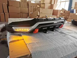 2020 Neuestes 4 X4 Zubehör Painted Bull Bar Aftermarket ABS Kunststoff vorne schwarz rot Stoßstange mit LED für Triton L200 2019