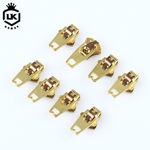 Lanke #<span class=keywords><strong>4</strong></span> #<span class=keywords><strong>4</strong></span>.5 #5 Brass mùa xuân khóa dây kéo thanh trượt bán khóa kim loại thép không gỉ Dây Kéo YG mùa xuân khóa Thanh trượt cho denim jeans - Product Image 4