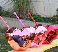 Gobelet en plastique en forme de cœur électroplaqué de 20 oz avec paille et couvercle pour la Saint-Valentin