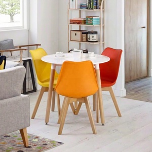 Chaise <span class=keywords><strong>de</strong></span> salle à manger <span class=keywords><strong>en</strong></span> plastique PP avec pieds <span class=keywords><strong>en</strong></span> bois, style scandinave classique, prix d'usine, style nordique moderne, pour restaurant, café, hôtel, salon - Product Image 2