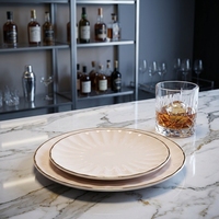 Assiette en céramique ondulée, écologique et durable, bord doré, finition brillante, pour collations et desserts occidentaux