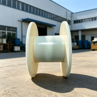 Bobine en plastique épaissie à fixation latérale stable pour le transport et le stockage de fils sur de longues distances
