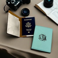 Housse de passeport personnalisée en similicuir |   Portefeuille de voyage gravé sur mesure