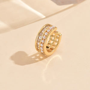 ชุดต่างหูแบบหนีบทองแดงระดับมินิมอลระดับไฮเอนด์ยอดนิยมเรียบง่ายทันสมัยแฟชั่นใหม่ของขวัญผู้หญิงหลายสไตล์รูปทรงเรขาคณิต - Product Image 5