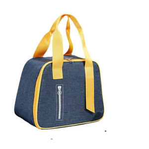 Bolsa Bento de mano de papel de aluminio aislado de gran capacidad, Material Oxford con cierre de cremallera gruesa para transportar alimentos - Product Image 1