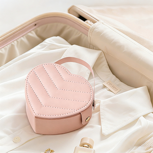 Boîte à bijoux personnalisée YUQI <span class=keywords><strong>en</strong></span> forme de cœur, <span class=keywords><strong>en</strong></span> cuir PU et tissu velours, couleurs bleu/rose, fermeture à bouton écologique, portable pour les voyages - Product Image 4