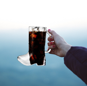 Taza de Vino Novedosa de 16 Onzas, Reutilizable, en Forma de Bota de Vaquero, de Plástico Libre de BPA, para Fiestas Temáticas de Vaqueros, Hecha en Vietnam - Product Image 6