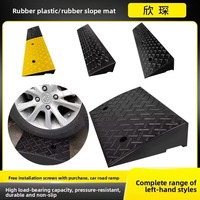 Rampe de passage de câbles robuste, seuil de sécurité, ralentisseur de vitesse en plastique et caoutchouc, installation par vis avec hauteur optionnelle pour voie de circulation automobile