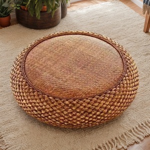 Pouf Rotondo in Giacinto d'Acqua Intrecciato a Mano, Sgabello Artigianale in Rattan, Cuscino da Pavimento per Soggiorno, <span class=keywords><strong>Balcone</strong></span> e Arredamento Casa - Product Image 1