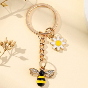 Porte-clés animalier pour femmes, adorable porte-clés en émail coloré, panda, chat, écureuil, lapin, accessoire de voiture, pendentif de sac, cadeaux pour amis - Product Image 4
