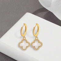 YBO Boucles d'oreilles en coquillage blanc à la mode pour femmes en argent sterling 925 plaqué or 18 carats pierre CZ trèfle à quatre feuilles cadeau de fiançailles