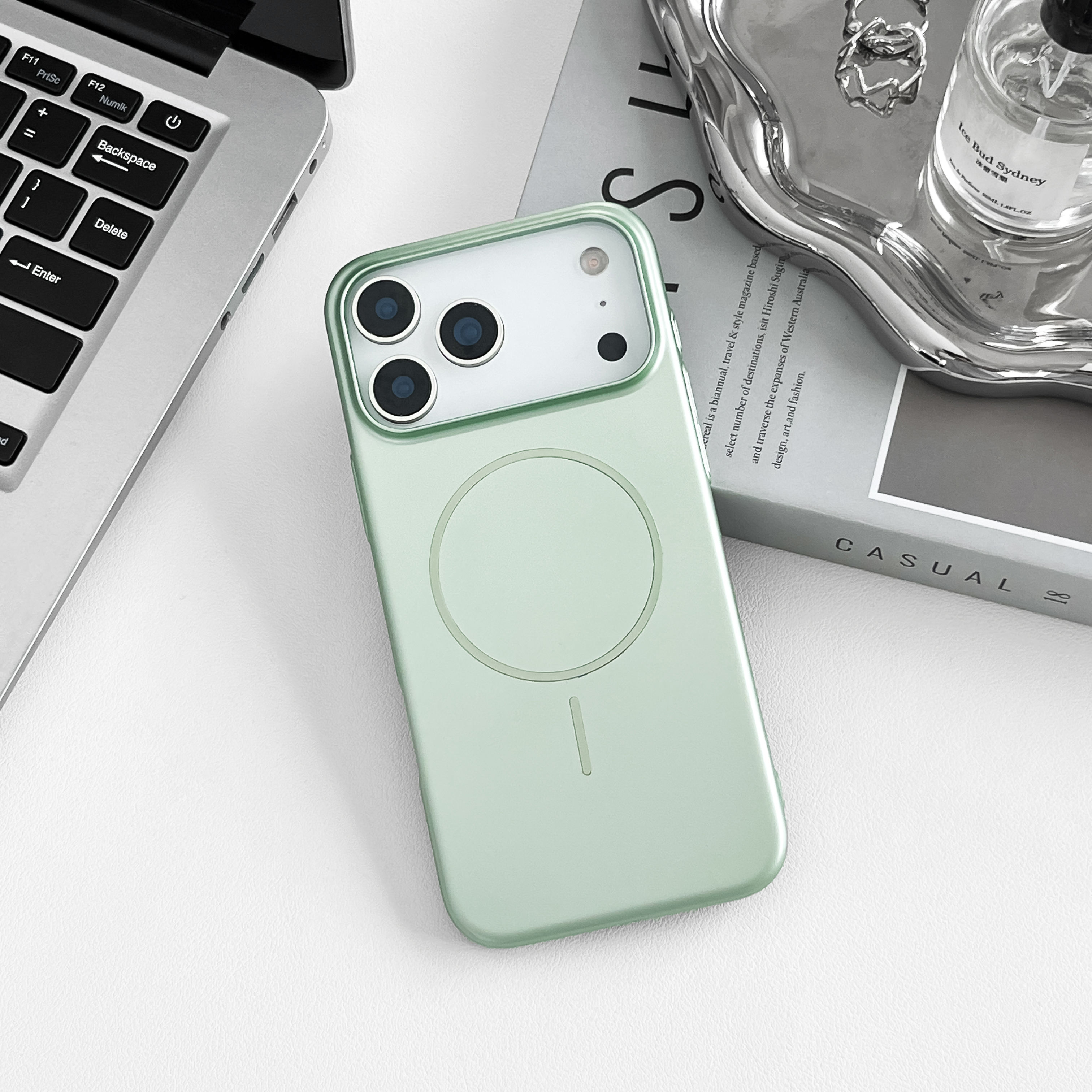 สีเขียวอ่อน