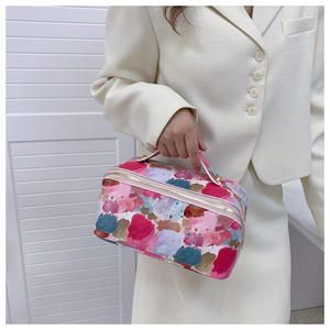 Bolsa de cosméticos de mano de moda, bolso de almacenamiento de cosméticos de gran capacidad, bolsa de lavado conveniente, bolsa de cosméticos para mujer con estampado - Product Image 6