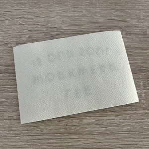 Etiquetas de Silicona Avanzadas Más Vendidas de <span class=keywords><strong>2026</strong></span>, Tejido de Sarga con Estampado, Logotipo de Silicona 3D Ecológico, Texto para Ropa de Trabajo, Manga y Brazo - Product Image 6