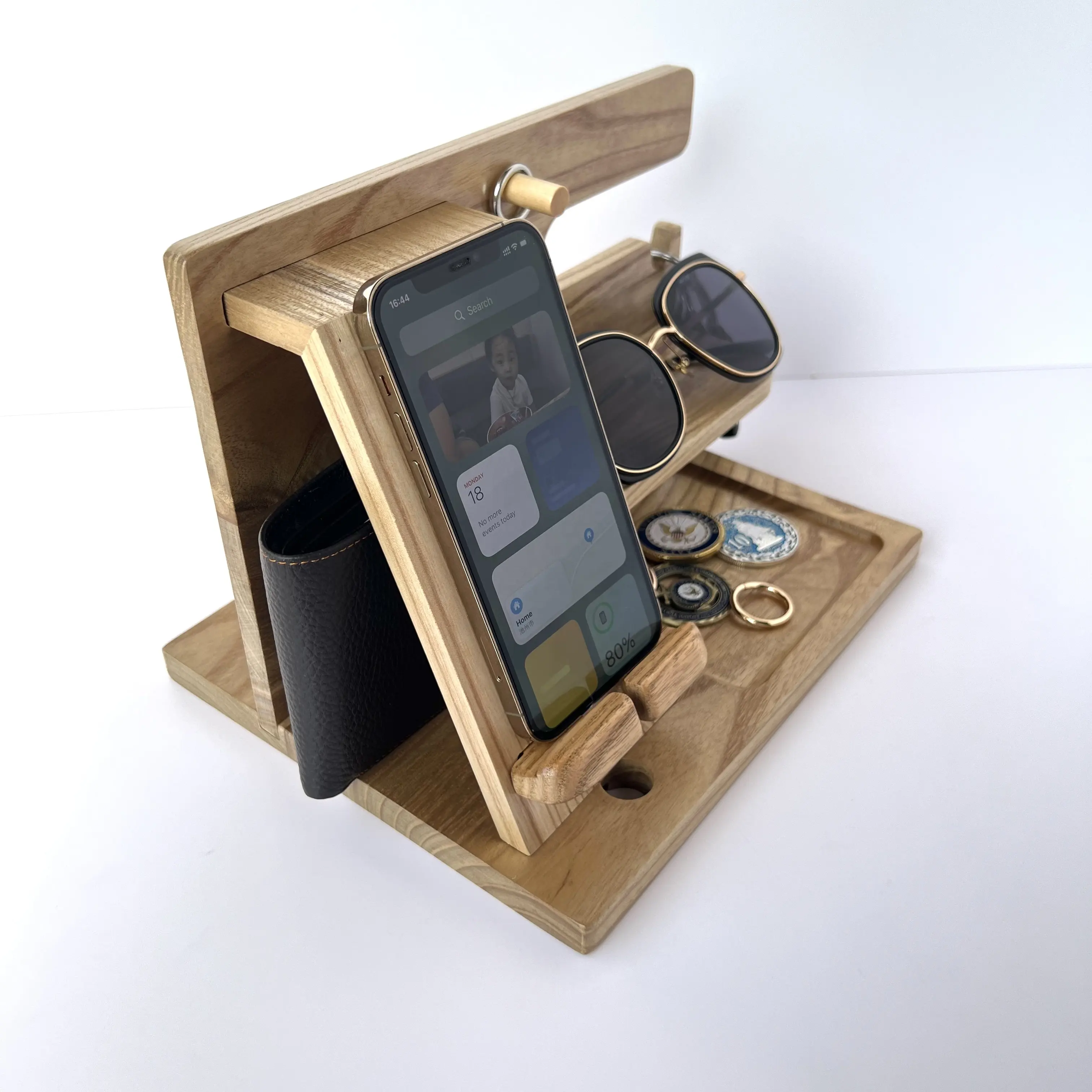 Customized High Quality Performance 100% NATURAL & ECO Manufacturer Wooden Desk Phone Ipad Docking Station Organizer