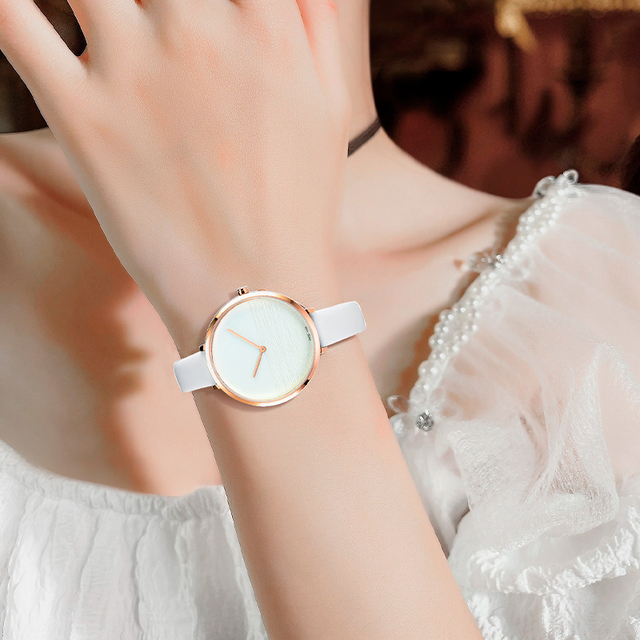 Highly Attractive Women's Fashion Quartz Watch with Alloy Case Glass Dial 20mm Leather Band Water Resistant 3BAR Cartoon-style