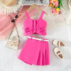 Groothandel Meisjes Chic Roze Pakje met 3D strikversiering en nauwsluitend rokje met bretels Meisjes Kledingset 2-8 jaar - Product Image 1